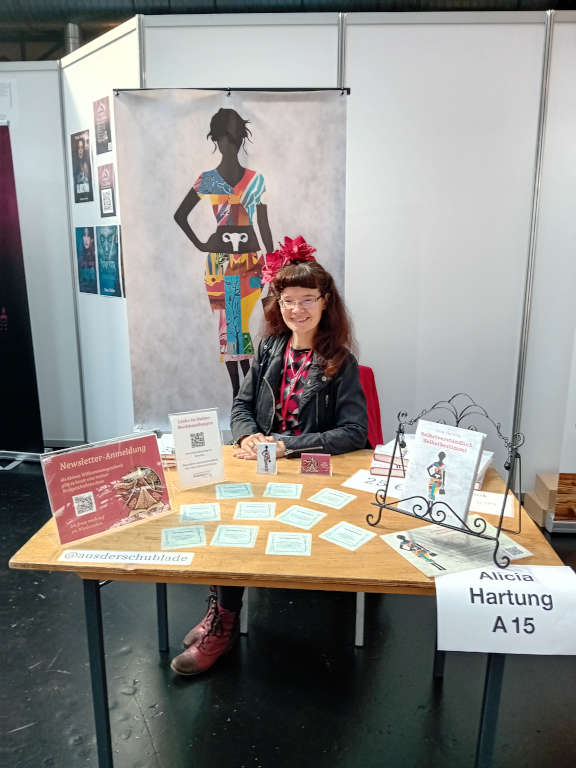 Foto der Autorin auf der BuchBerlin 2025